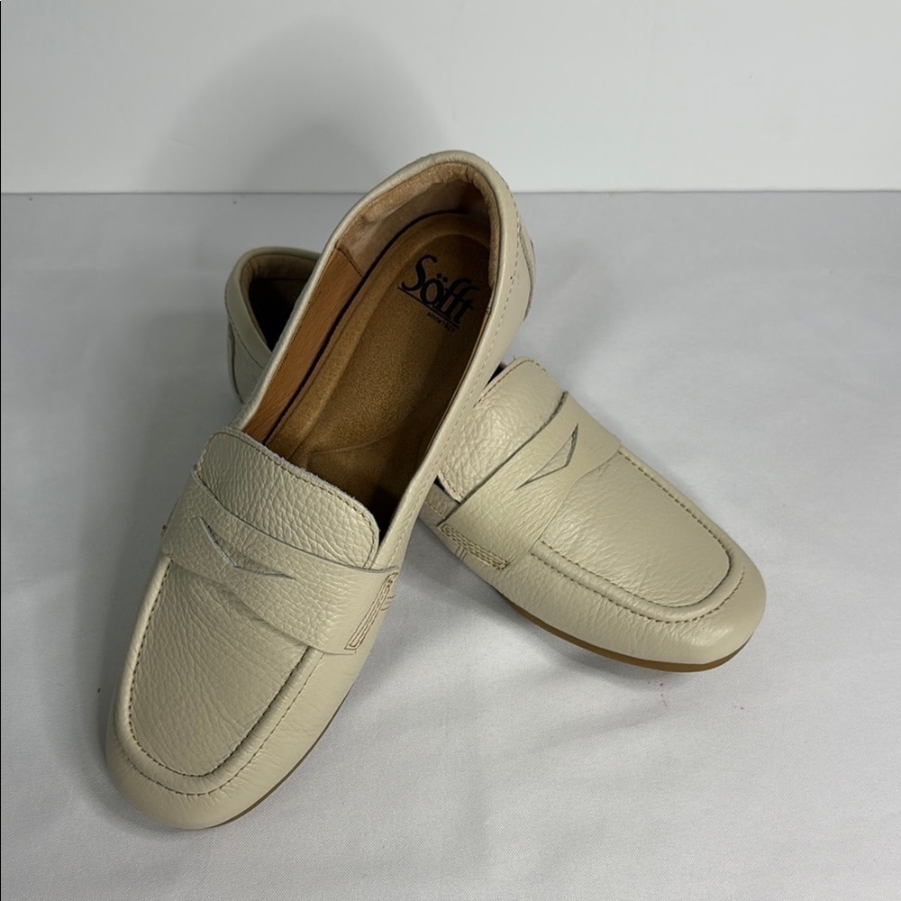 Sofft Cream Moccasins Slip-On Shoes